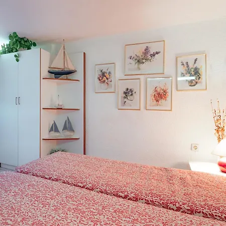Beachfront Escape In Ваканционна къща *
