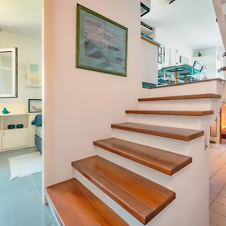 Beachfront Escape In Ваканционна къща Сивири