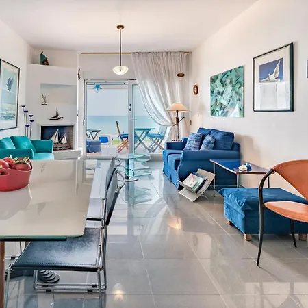 Beachfront Escape In Сивири