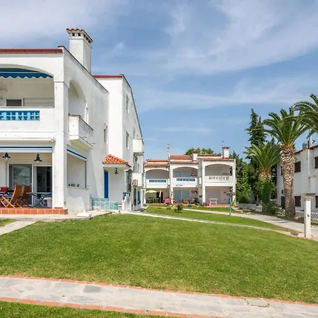 Ваканционна къща Beachfront Escape In