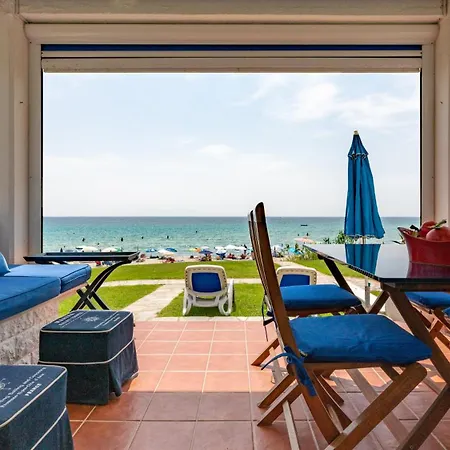 Beachfront Escape In Ваканционна къща Сивири