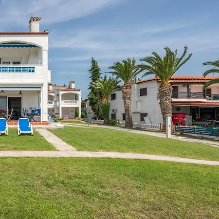 Beachfront Escape In * Сивири